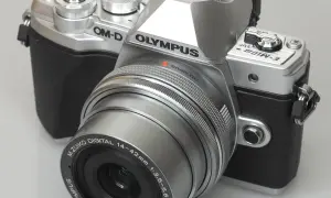 Najlepsze obiektywy do Olympus OM-D E-M10 Mark III - porównanie