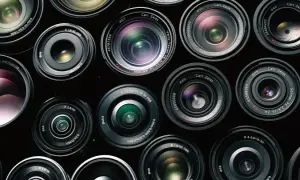Jaki obiektyw do filmowania lustrzanką? Wybierz najlepszy model i zyskaj jakość!