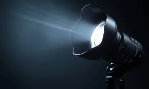 Recenzja lampy błyskowej Nikon SB-910: Zalety i wady tego modelu