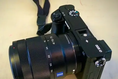 Najlepsze obiektywy do Sony A6000: jak wybrać idealny do swoich potrzeb fotograficznych