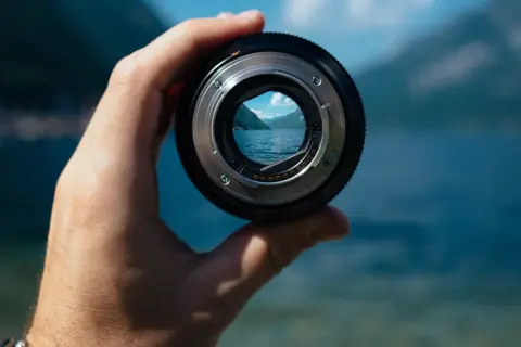 Jaki obiektyw do portretów wybrać - najlepsze porady fotograficzne 2025