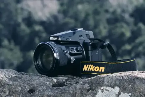 Test aparatu Coolpix P950: Czy warto kupić ten model Nikona? Opinie