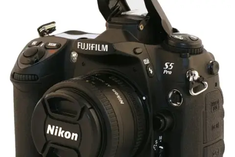 Recenzja Fuji S5 Pro: Zalety i wady tego modelu aparatu