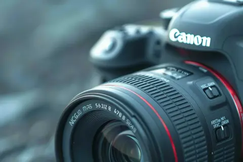 Test aparatów Canon EOS 80D: Opinie, recenzje, czy warto kupić?