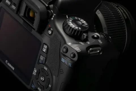 Najlepsze obiektywy do Canon EOS 550D – profesjonalne i tanie propozycje