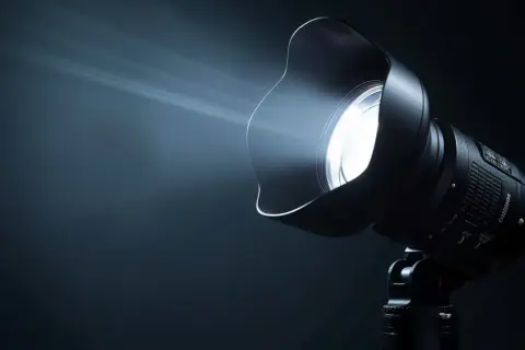 Recenzja lampy błyskowej Nikon SB-910: Zalety i wady tego modelu
