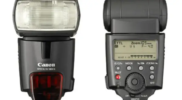 Jakie akumulatorki do lampy błyskowej wybrać, aby uniknąć problemów z zasilaniem?