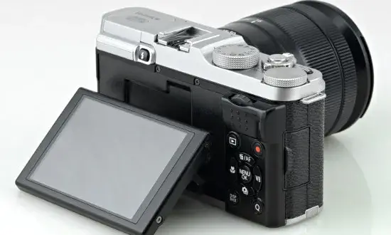 Recenzja Fuji X-M1: Czy warto kupić ten aparat? Opinie i testy