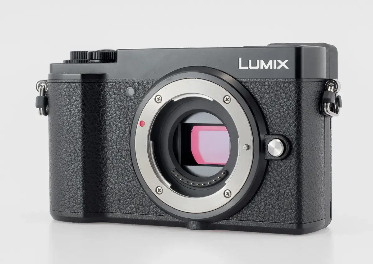 Test aparatu Panasonic GX1: Zalety, wady i opinie użytkowników