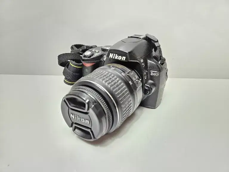 Zdjęcie Jaki obiektyw do nikona d40? Wybierz najlepszy dla swoich potrzeb fotograficznych
