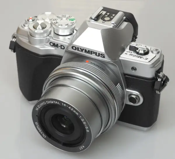 Najlepsze obiektywy do Olympus OM-D E-M10 Mark III - porównanie
