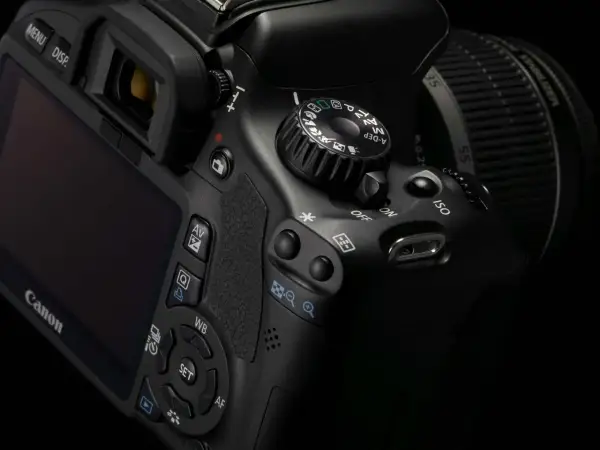 Najlepsze obiektywy do Canon EOS 550D – profesjonalne i tanie propozycje